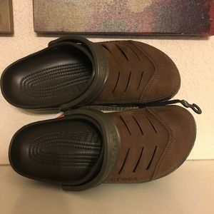 crocs bogota brown clogs